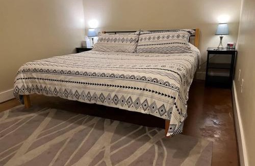 Roanoke Apartamento | Chic walkable apt with rooftop views