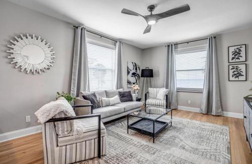 Southbank Apartamento | Chic Waterfront Apartment in Downtown San Marco