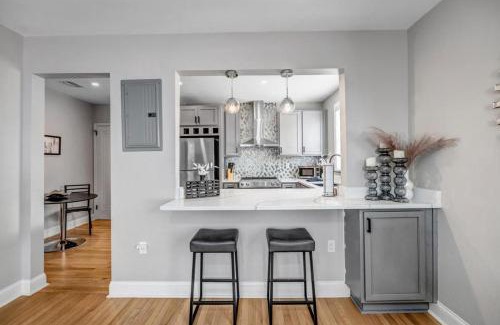 Southbank Apartamento | Chic Waterfront Apartment in Downtown San Marco