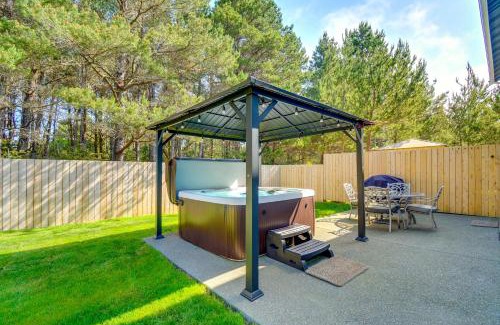 Westport Casa | Chic Westport Getaway with Hot Tub and Fireplace!