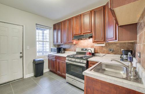 Greater Grand Crossing Apartamento | Chicago Apt 3 Mi to Lake Michigan!