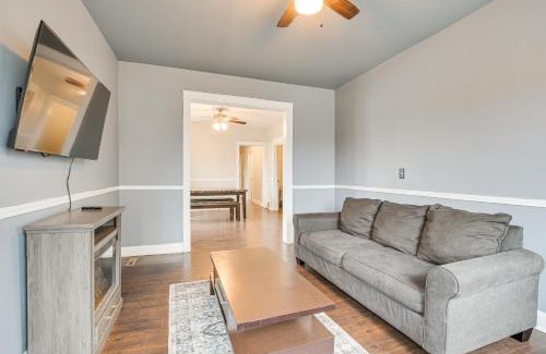 Greater Grand Crossing Apartamento | Chicago Apt 3 Mi to Lake Michigan!
