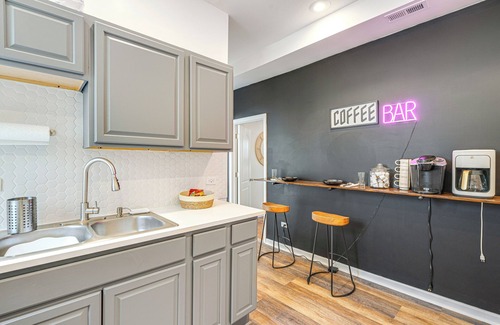 Greater Grand Crossing Apartamento | Chicago Apt: 4 Mi to Lake Michigan