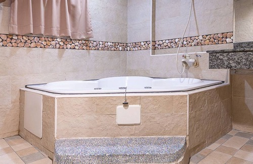 Jiaoxi Hotel | Chicago Motel