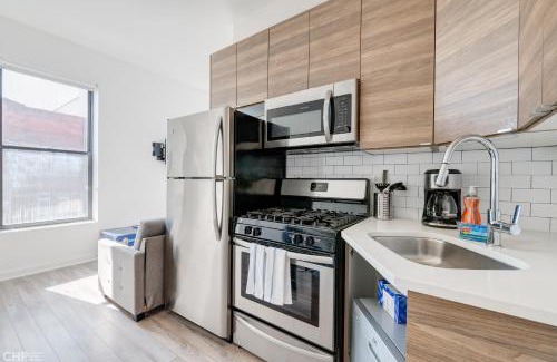 River West Hotel | Chicago Second Floor Studio by 747 Lofts