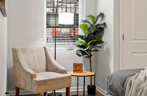 West Town Casa | Chicago Treasure 4 Bed Getaway