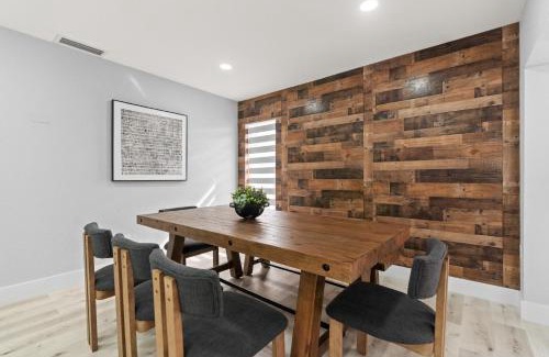 University Park Casa | Chicago Vibe Heated Pool 5BR 2BTH