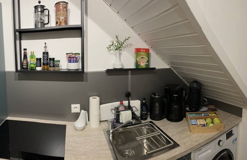 Osnabrueck Apartamento | Chice & Charmante Frisch Renovierte Dachgeschosswohnung in der Dodesheide