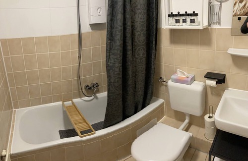 Osnabrueck Apartamento | Chice & Charmante Frisch Renovierte Dachgeschosswohnung in der Dodesheide