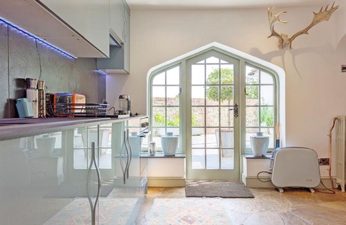 Chichester Casa | Chichester Lodge