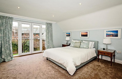 Chichester Casa | Chichester Spacious House Ideal for Goodwood and city centre
