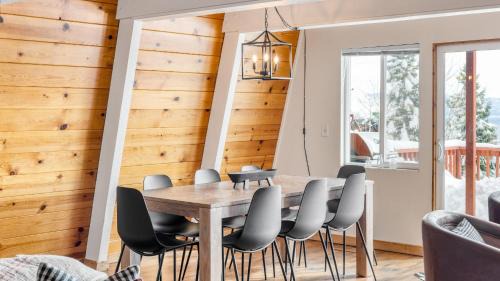 Tahoe Woods Casa | Chickadee by AvantStay Modern A-Frame Cabin
