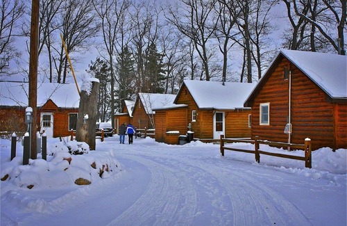 Chief Lake Cabina | Chief Lake Lodge Resort Cabin #5