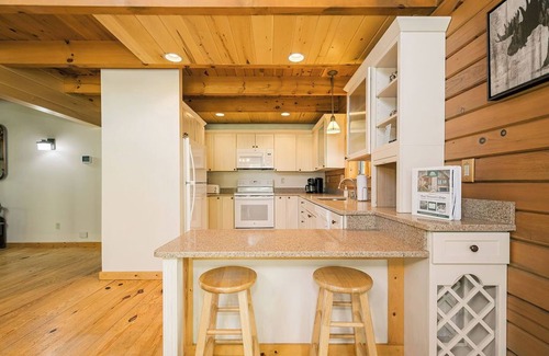 Farmington Cabina | del Jefe de OVR Nemacolin Logia! Capacidad para 14 personas, en Stony Creek Tenedor! Hot Tub!