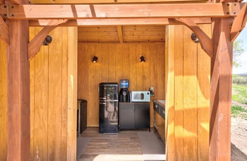 Mount Pleasant Alquiler De RV | Chief's Lodge · Luxury Glamping Teepee w/King Bed on private Mtn!