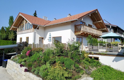 Chieming Apartamento | Chiemsee Living - Großzügige, Moderne Ferienwohnung in Seenähe