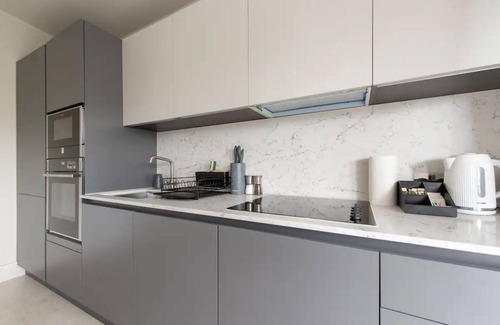 Hainault Apartamento | Chigwell 1BR + Study Escape