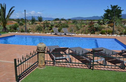 Garriguella Villa | casa de vacaciones apta para niños con piscina privada