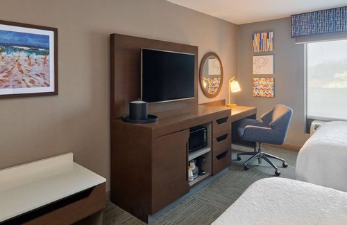 Smithfield Hotel | Chill by the Pool | Stay Near Bryant + Casino | 4 Pet-Friendly Units