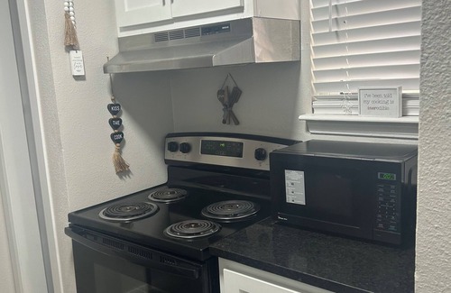 Tulsa Apartamento | Chill host and convenient location