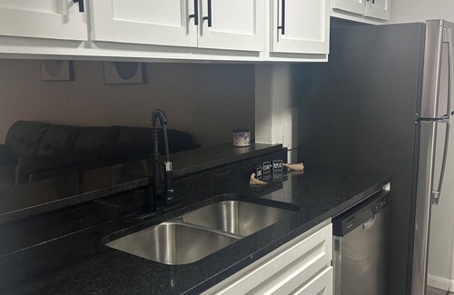 Tulsa Apartamento | Chill host and convenient location