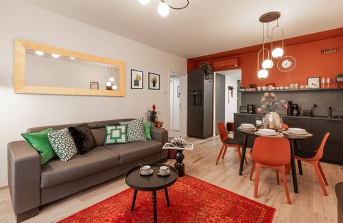 Karlin Apartamento | Chill in Oriental Splendour