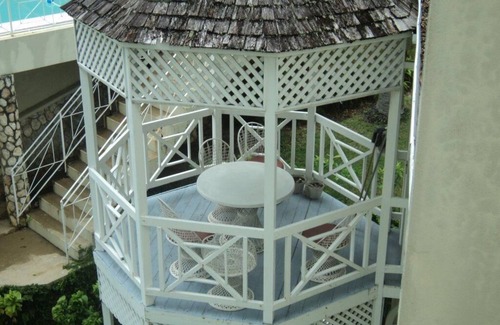 Ocho Rios Condominio | Relájate en la colina / wifi gratis A / c, wi-fi gratuito, comunidad cerrada