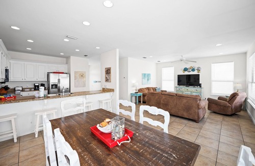 Morgantown Casa | Chill Out - Sleeps 15 - Morgan Town - Fort Morgan - Signature Properties