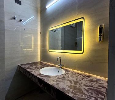 DLF Phase 3 Cama Y Desayuno | Chill Place - The Nest