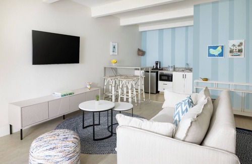 New Town Hotel | Chill & Play in Key West | Pools, Tiki Bar, Games, Fire Pits & Island Eats