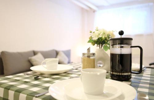 Palmovka Apartamento | Chill Vibes Netflix, PS5 & Free Parking!