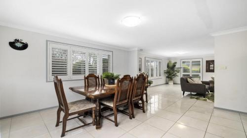 Coffs Harbour Casa | Chillax - Walk to Beach, Sauna, Pet-Friendly, Sleeps 6