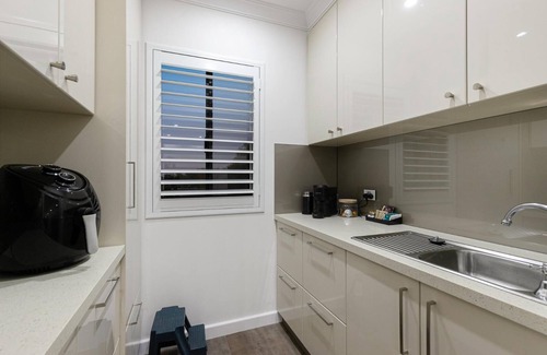 Dawesville Casa | Chillin' in Cozy Waterfront Family Friendly Retreat