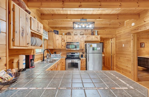 Caton Cabina | Chillin N Grillin 2 Bedroom Cabin