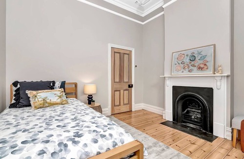 Birkenhead Cabaña | Chimney Cottage Family Gem where Beach meets Port