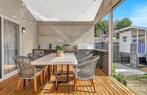 Birkenhead Casa | 'Chimney Cottage' Family Gem where Beach meets Port