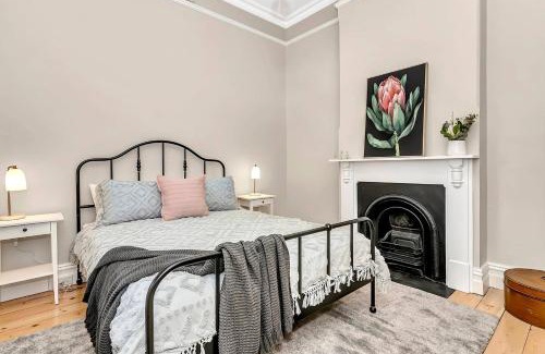 Birkenhead Casa | 'Chimney Cottage' Family Gem where Beach meets Port