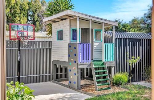 Birkenhead Casa | 'Chimney Cottage' Family Gem where Beach meets Port