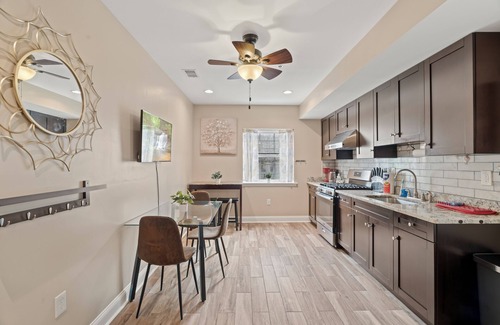 Chinatown Apartamento | Chinatown Bi-Level 2BR Apartment + Basketball Court