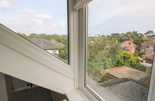 Westbourne Cabaña | Chine Heights
