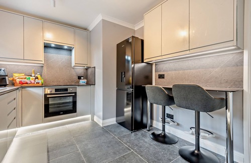 West Cliff Apartamento | Chines Charm Stylish 3-Bedroom Bournemouth Beach Apartment