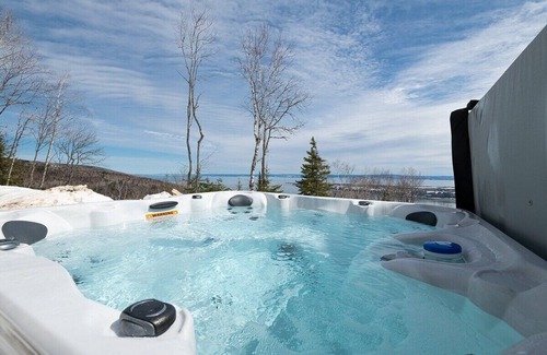 Les Eboulements Chalet De Esquí | Chinook 166 - Spa, Pool Table, River Views