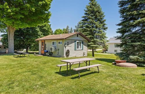 Chippewa Lake Casa | Chippewa Bluffs Resort Spacious Combined 2BR 2BA Cabins