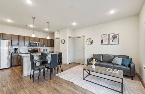 Cleburne Apartamento | Chisholm Trace 1233 I Spacious 1 Bed 1 Bath