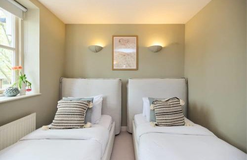 Chiswick Apartamento | Chiswick Views & Space - Elegant 3BDR Duplex with Parking