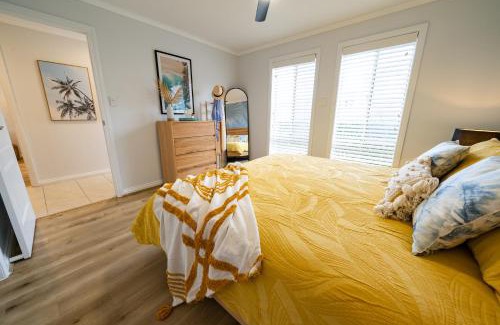 Hayborough Casa | Chiton Breeze Stylish Family Beach House With Kids Retreat, 200m From Beach