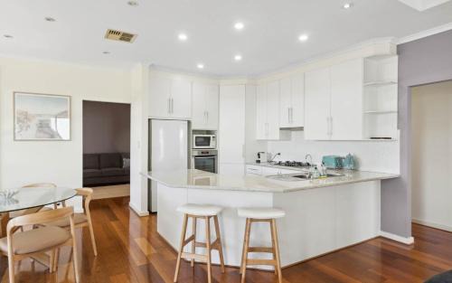 Hayborough Casa | Chiton Rocks Court - Mini Oasis by the Sea