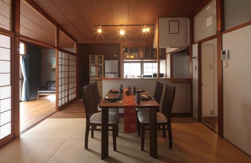 Kita Ward Apartamento | Chitose-岡山倉敷駅アクセス良好-広々古民家-最大7人-無料駐車場-庭付きBBQ-