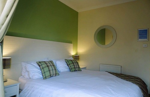 Mallaig Hotel | Chlachain Inn