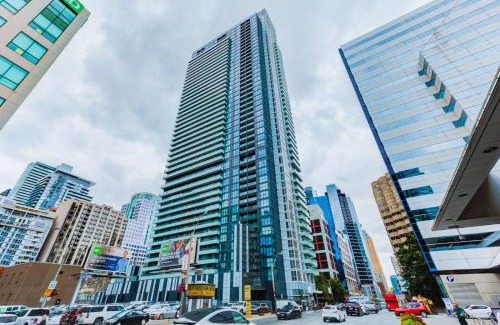 Toronto Entertainment District Apartamento | CHOL Furnished Suites Heart of Downtown Toronto, 2 Beds, Free Parking, CN Tower View